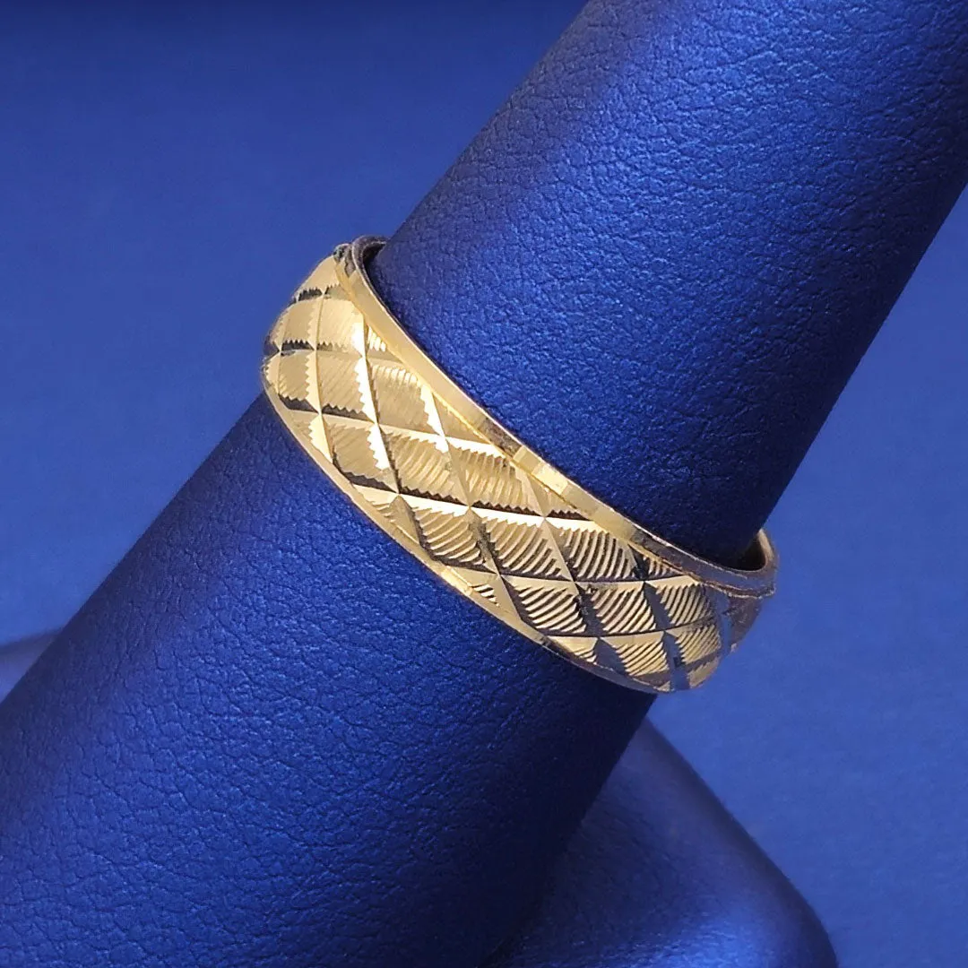 14k Crisscross Laser Cut Wedding Band