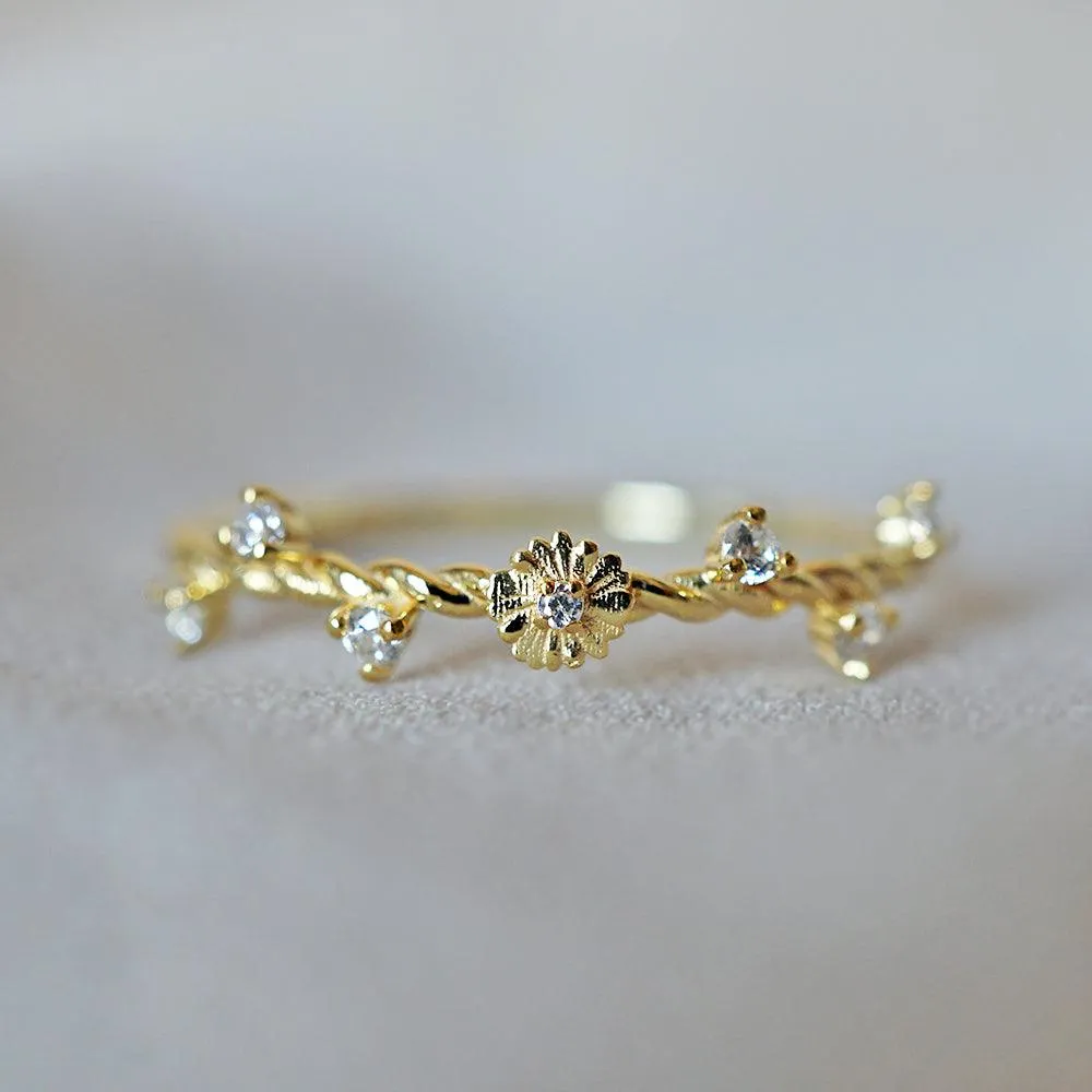 14K Mini Daisy Twisted Ring