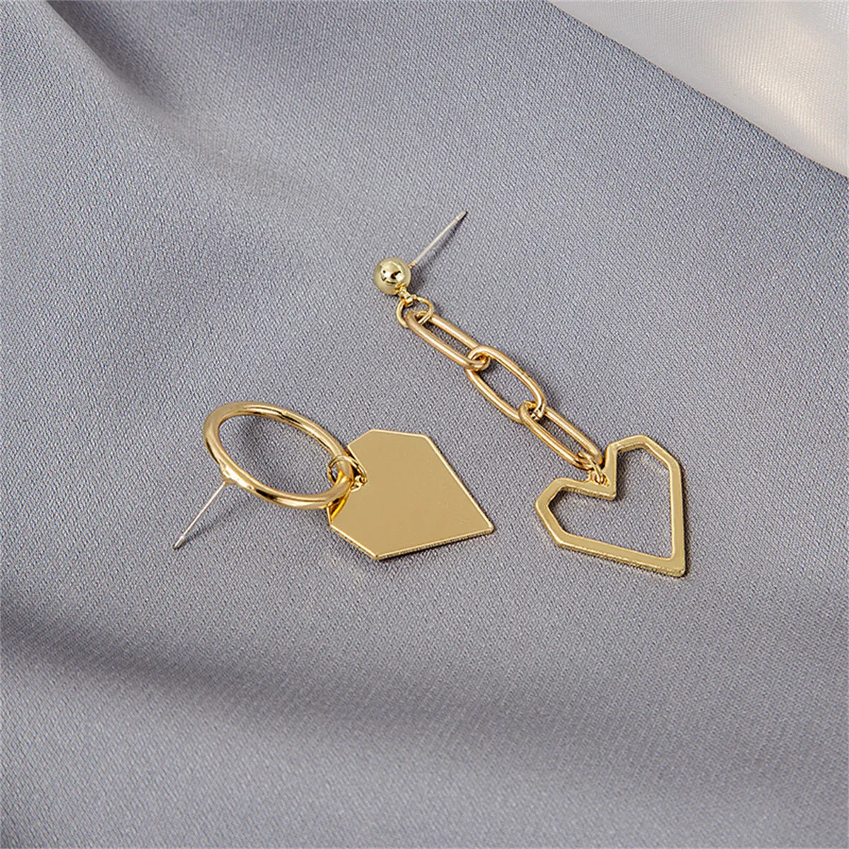 18K Gold-Plated Heart Cable Chain Mismatched Drop Earrings