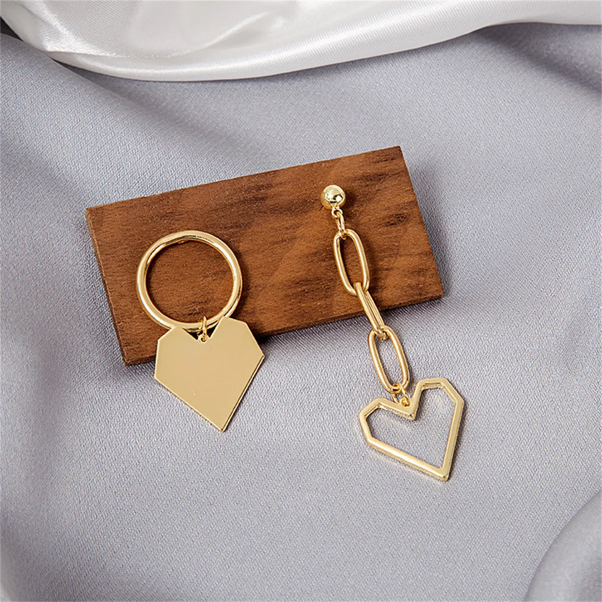18K Gold-Plated Heart Cable Chain Mismatched Drop Earrings