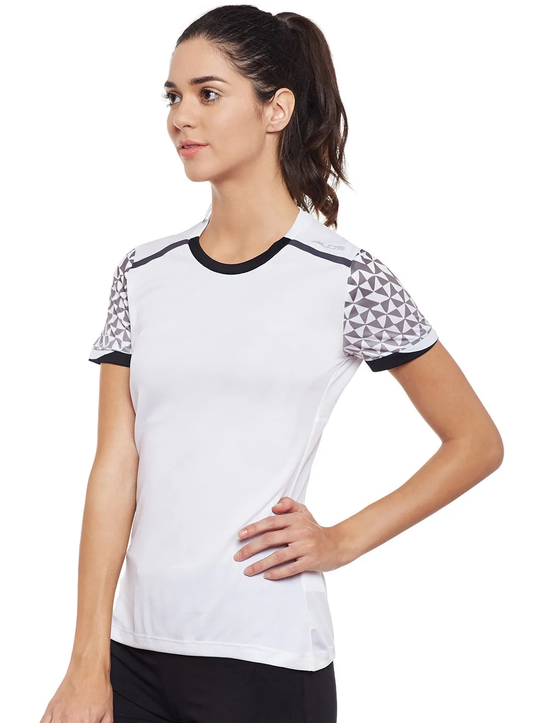 Alcis Women Solid White Tshirts