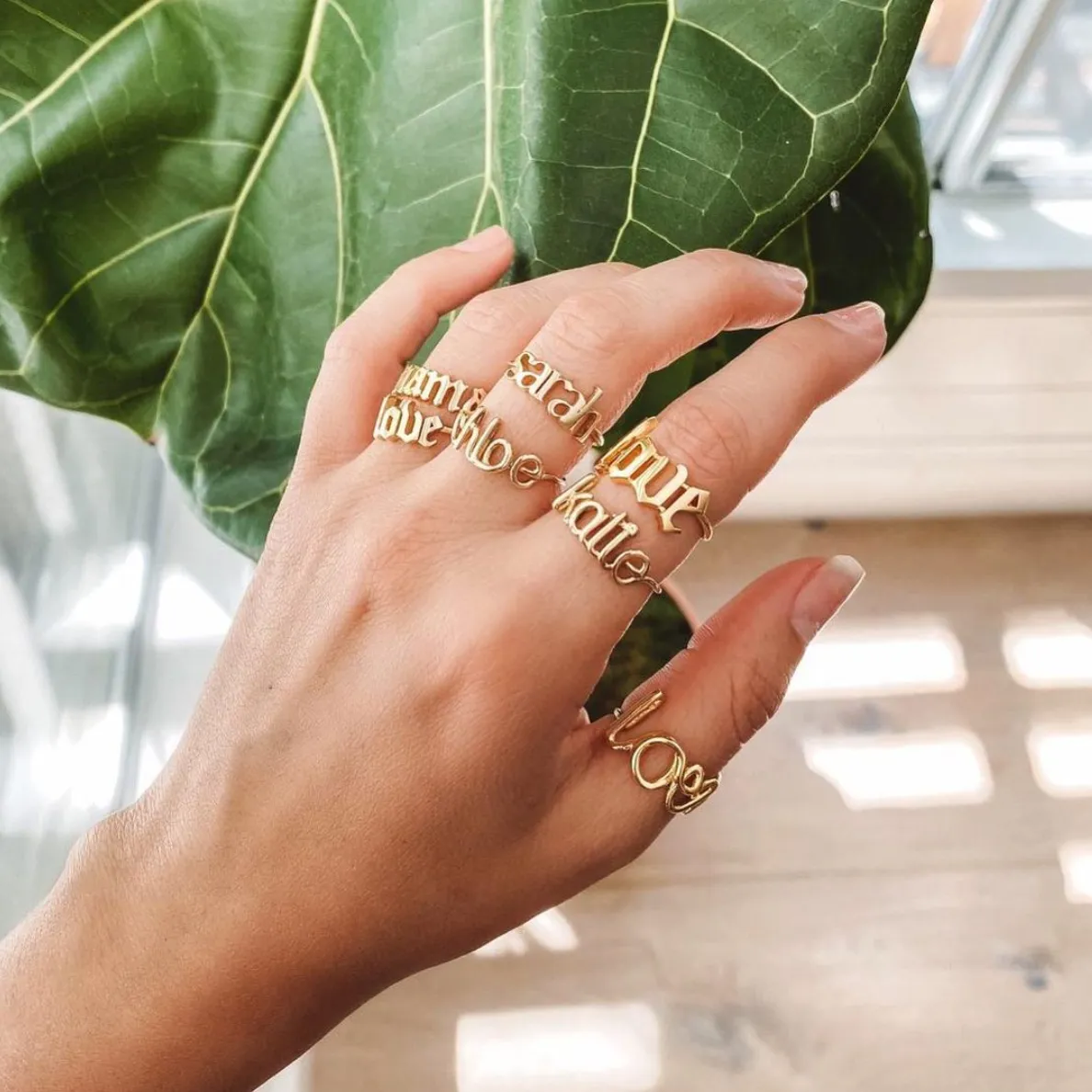 AVA GOTHIC JUMBO MOM RING