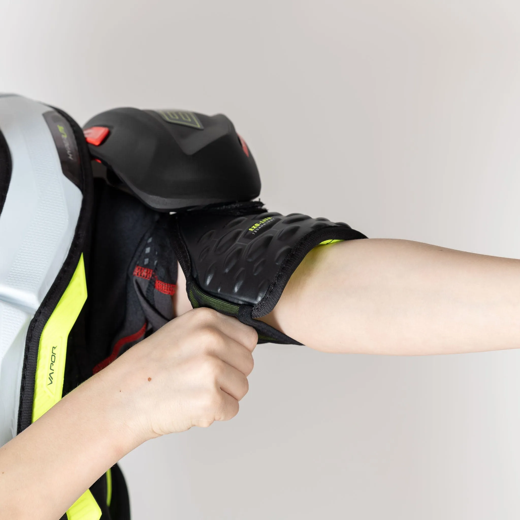 Bauer Vapor Hyperlite Junior Hockey Shoulder Pads