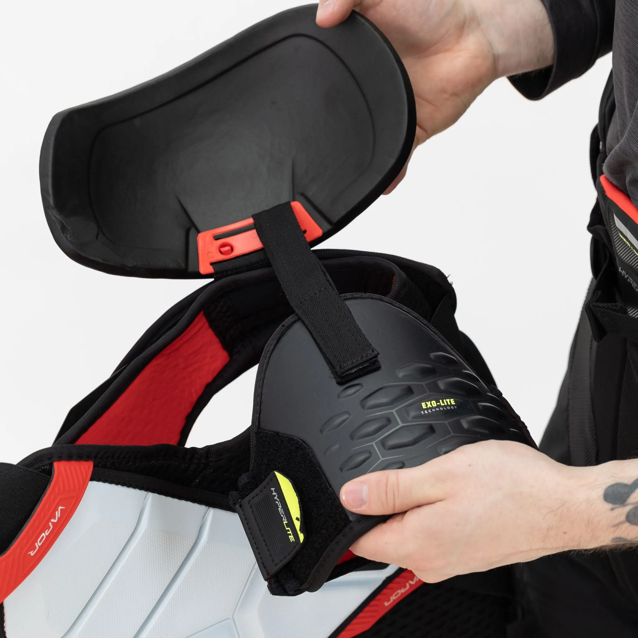 Bauer Vapor Hyperlite Senior Hockey Shoulder Pads