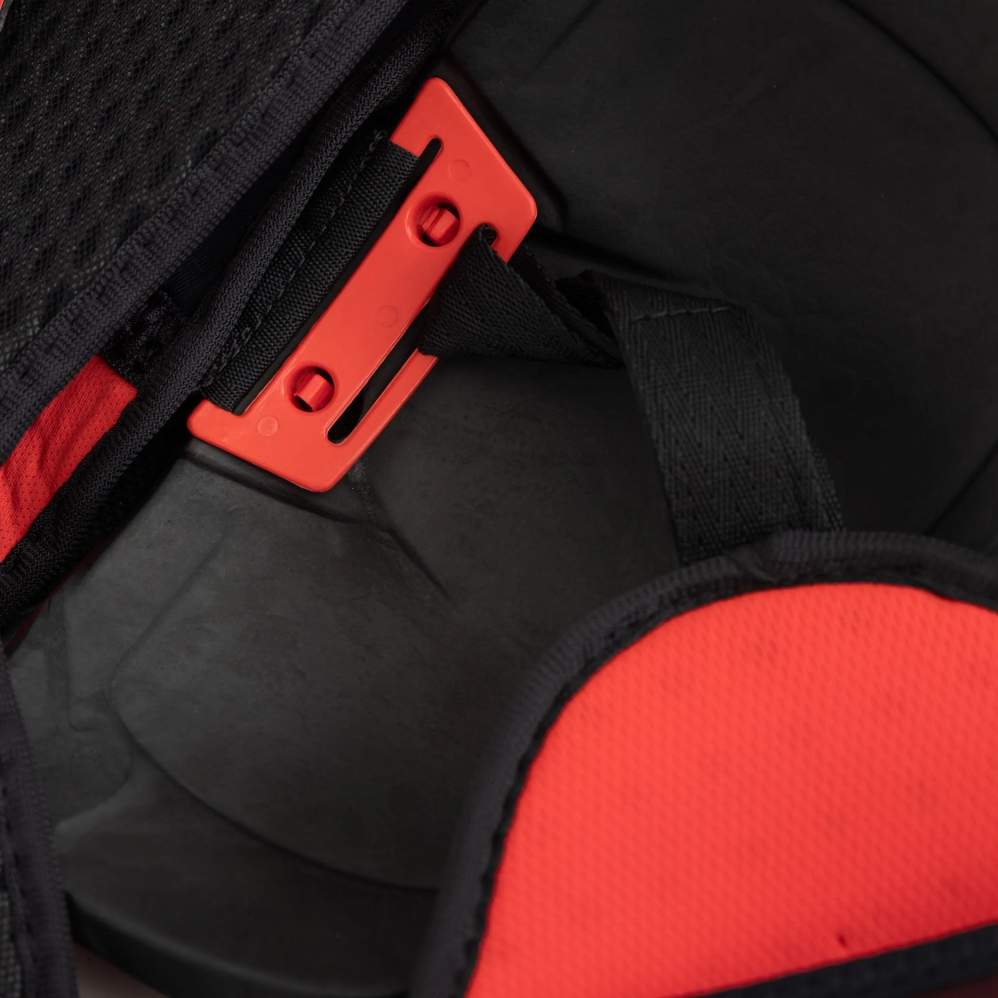 Bauer Vapor Hyperlite Senior Hockey Shoulder Pads