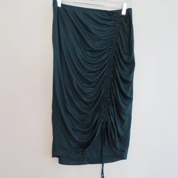 BY ANTHROPOLOGIE Ruched Knit Midi Skirt in Navy Teal Green Stretch - Size M