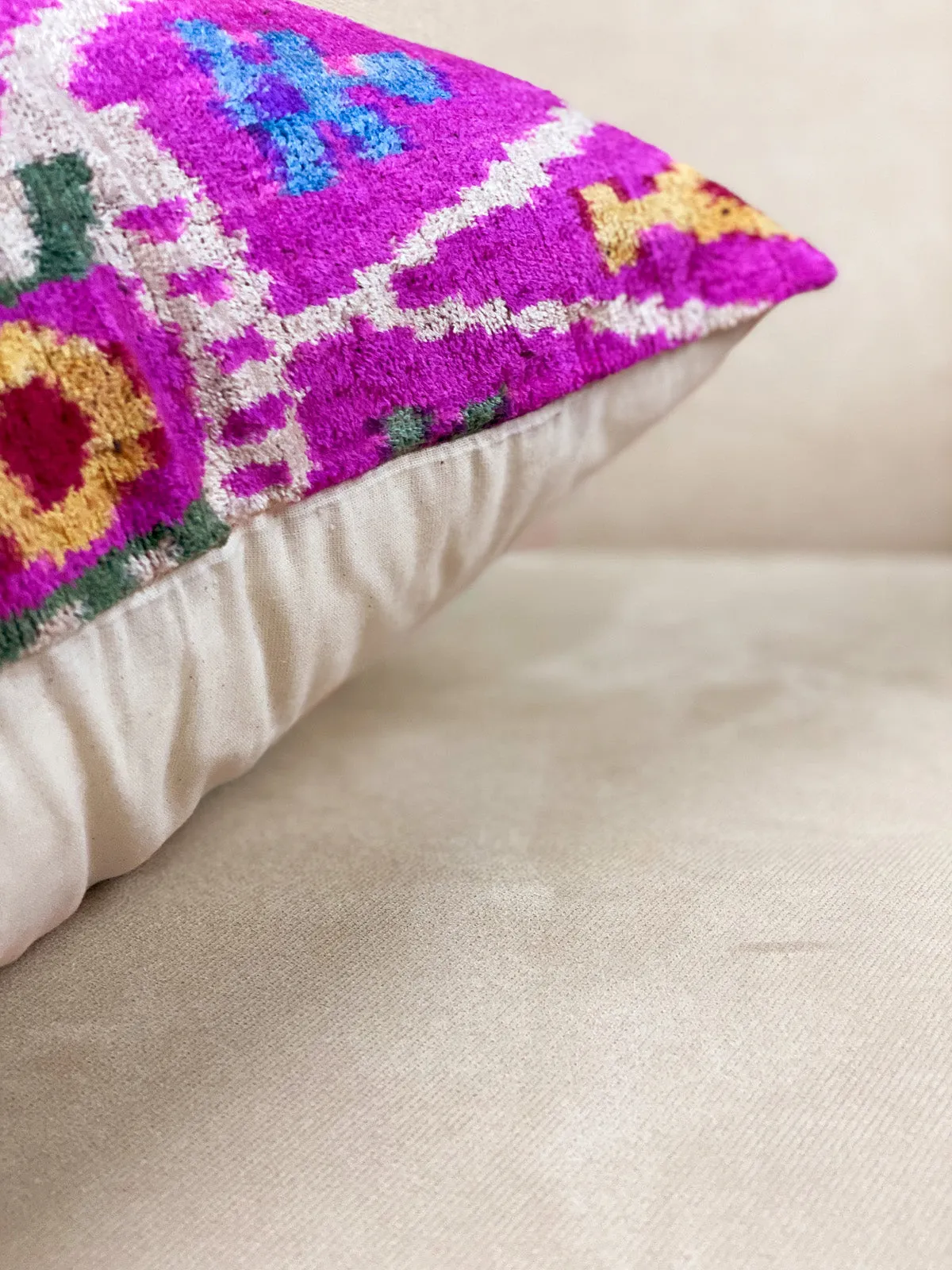 Classic Jewel Motif Square Pillow Cover