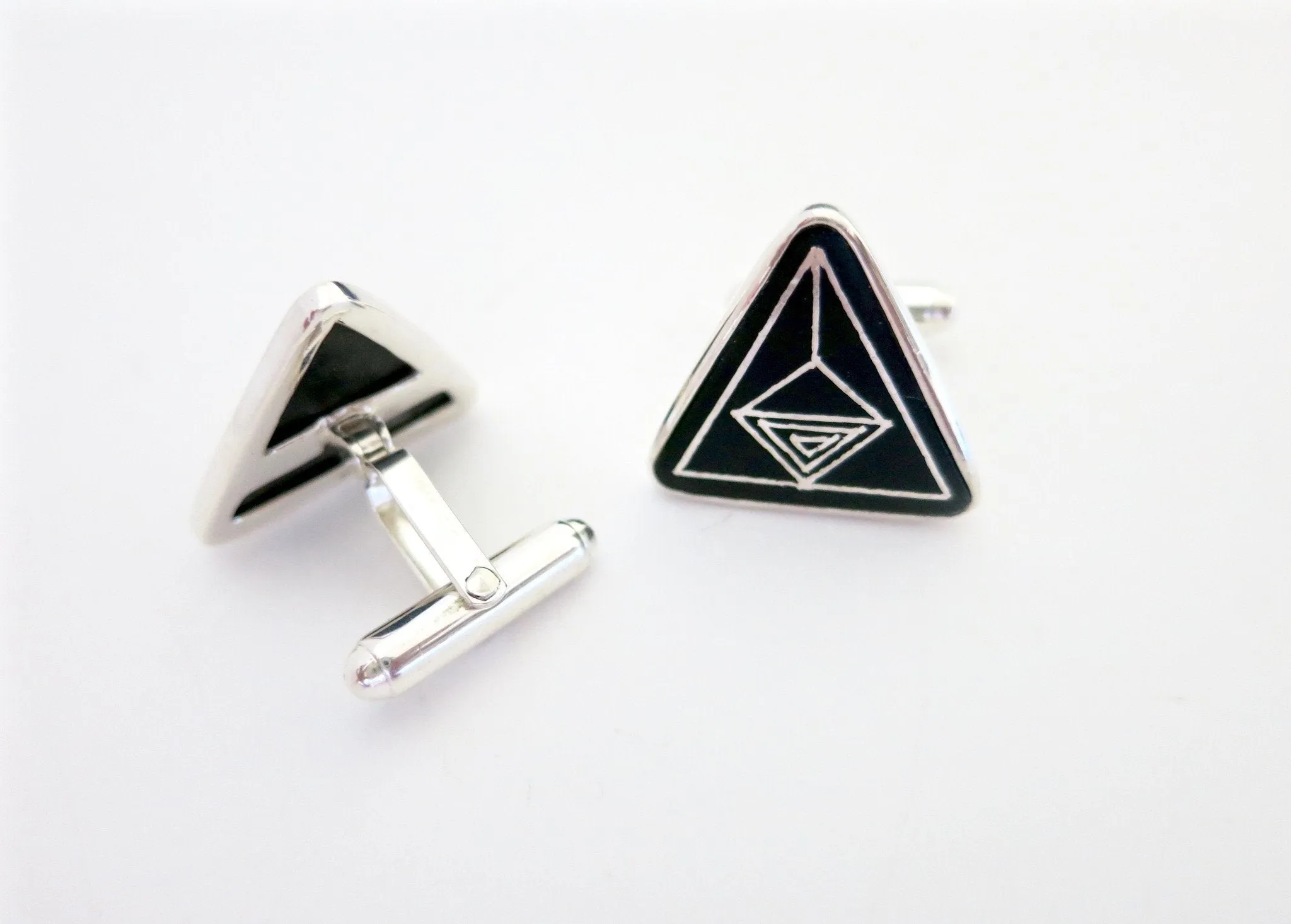 Classic, triangular, Bidri cufflinks