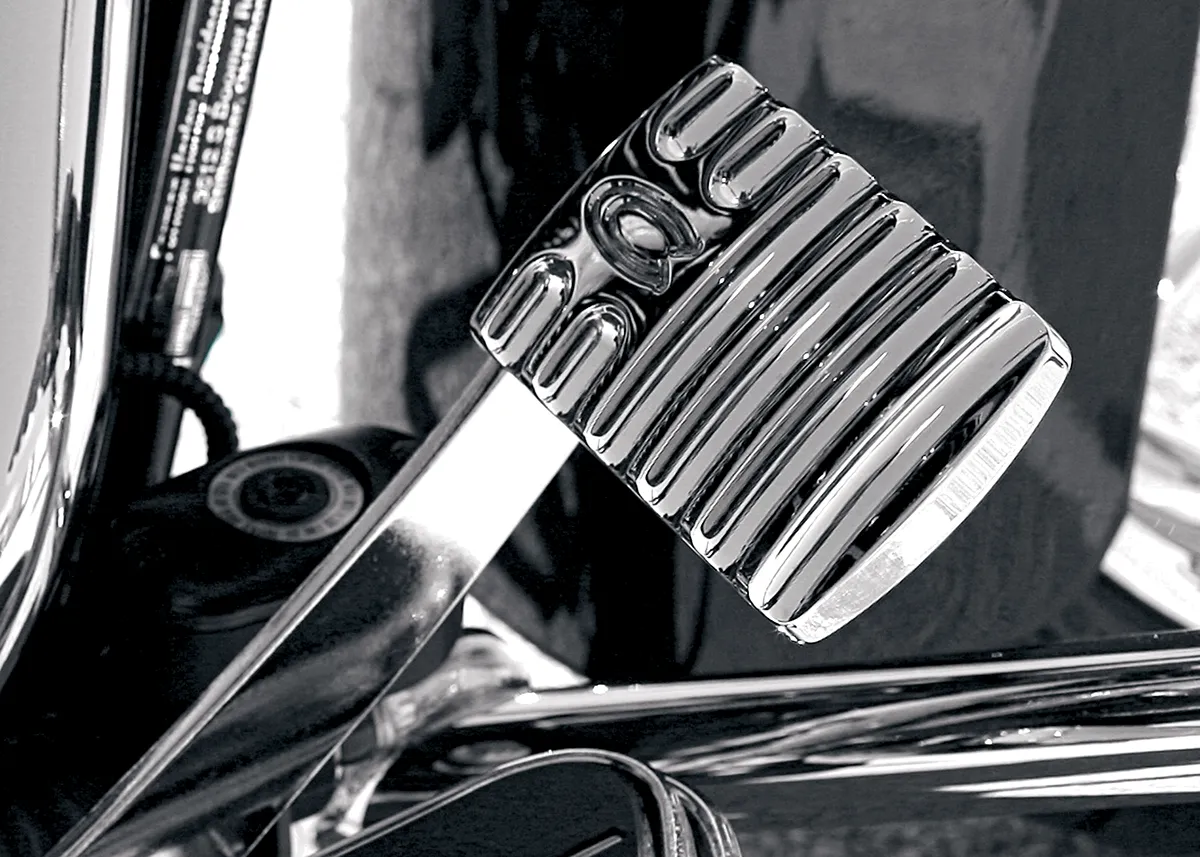 Covingtons C1042-C Finned Brake Pedal Pad - Chrome