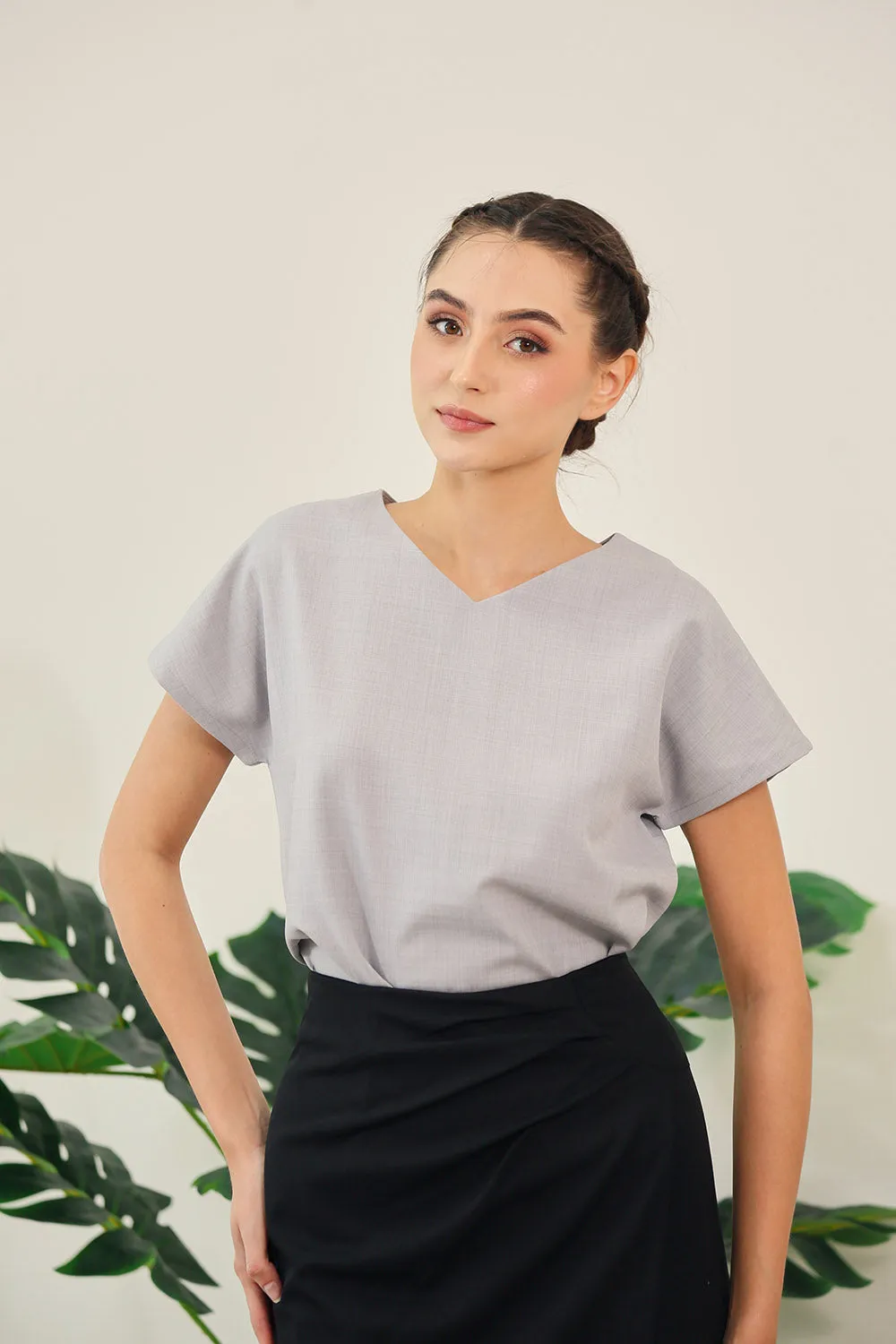 Danna V-Neck Relaxed Blouse in Grey Texture