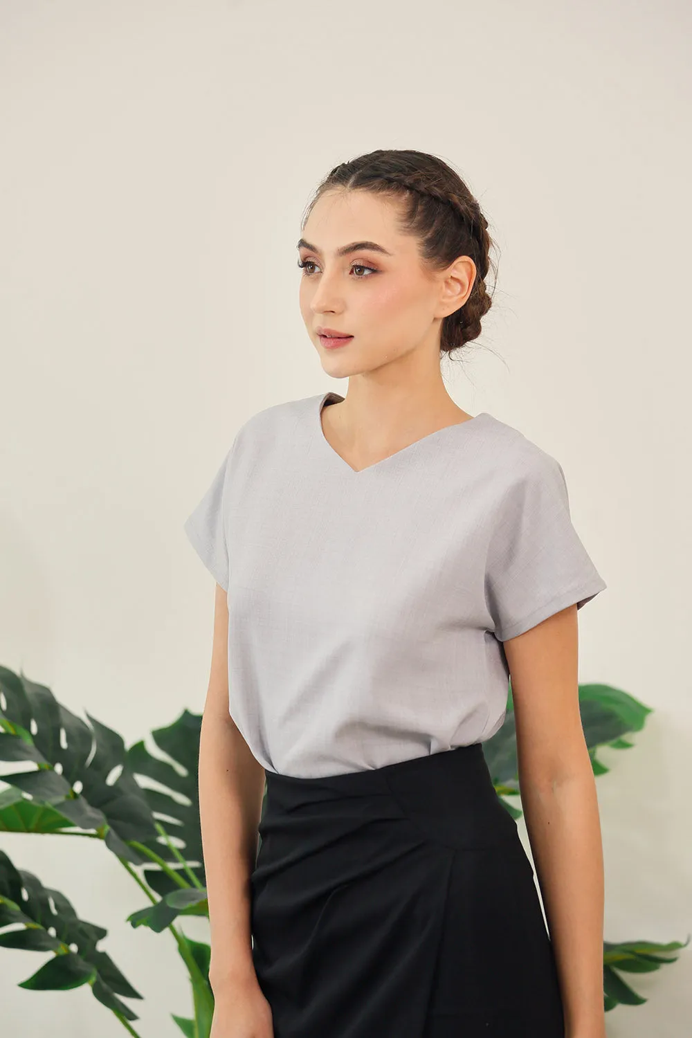 Danna V-Neck Relaxed Blouse in Grey Texture