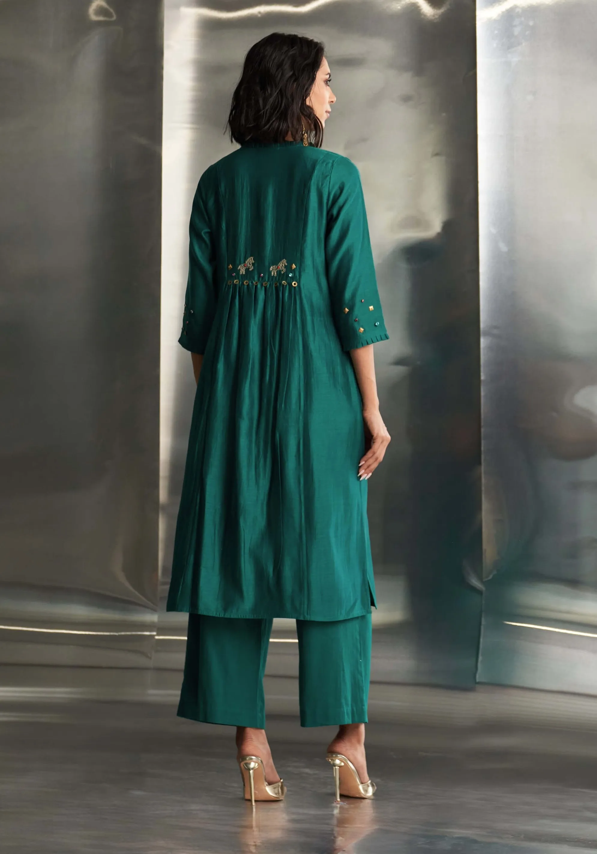 Emerald green relaxed kurta set