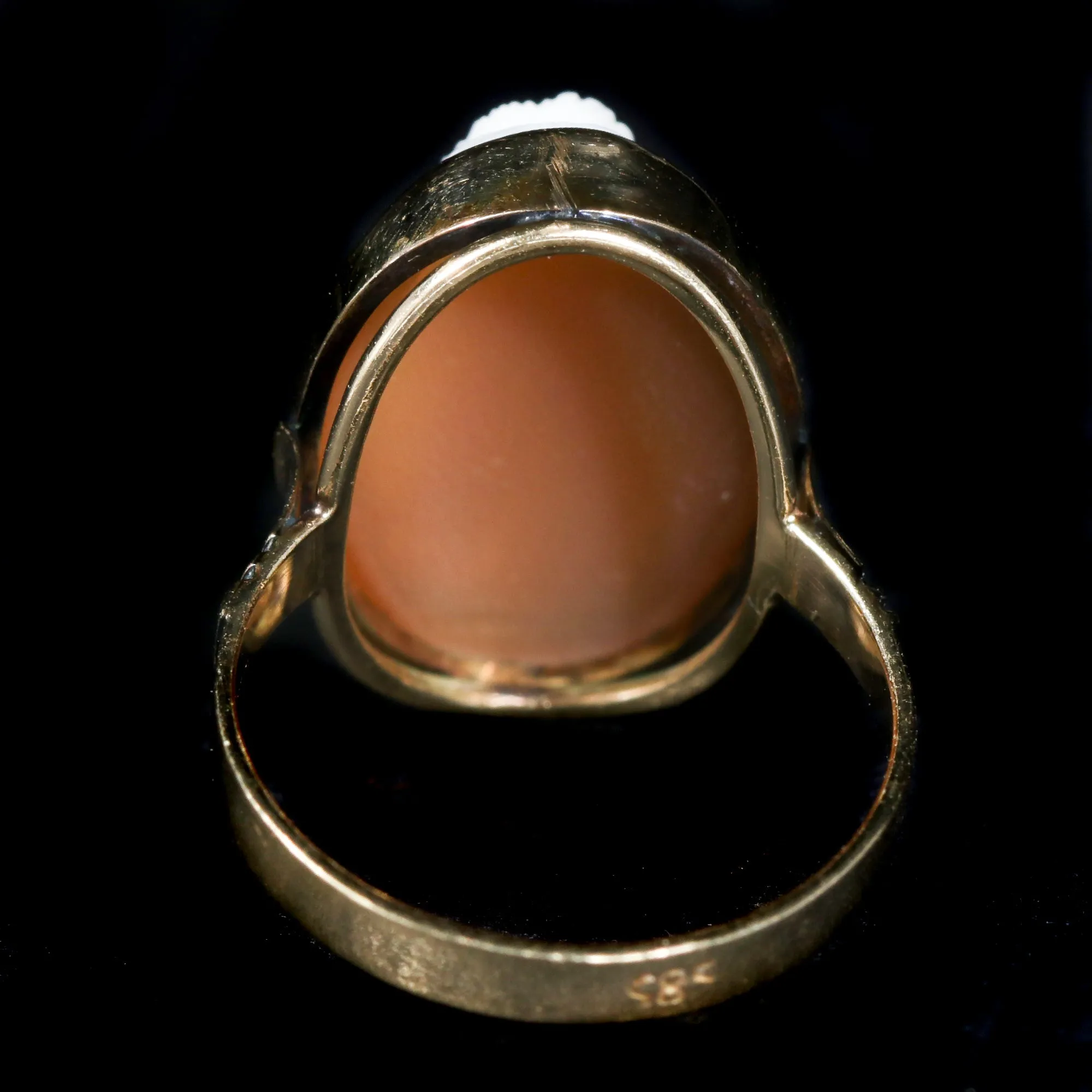 Estate 14k Yellow Gold Shell Cameo Ring