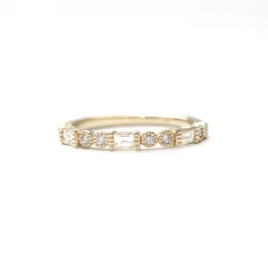 Eternal Radiance Baguette & Round Diamond Milgrain Band