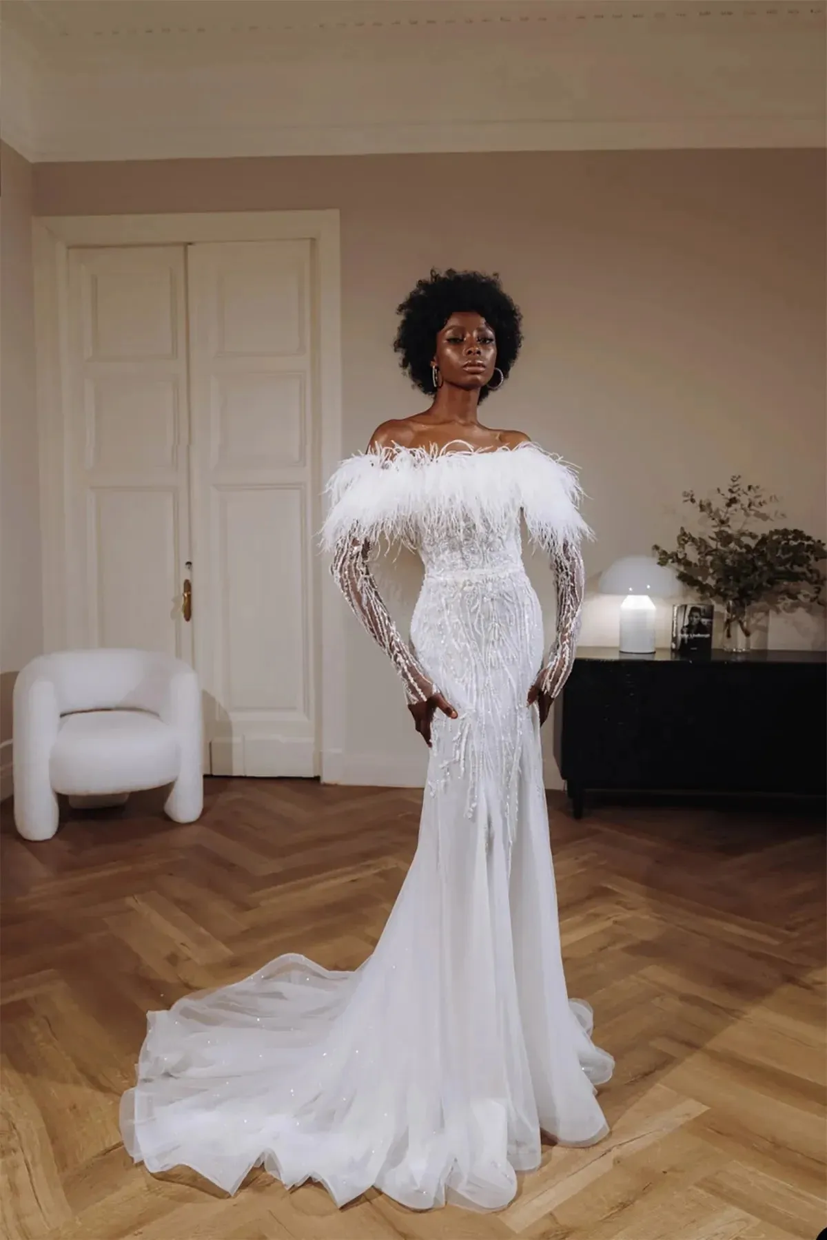 Exquisite Feather Sexy Mermaid Wedding Dresses Off Shoulder Sequined Beaded Backless Long Sleeves Bride Dresses Custom Made