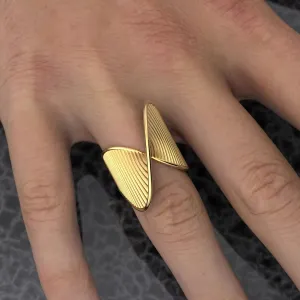 Golden Wave DNA-Inspired Irregular Statement Ring