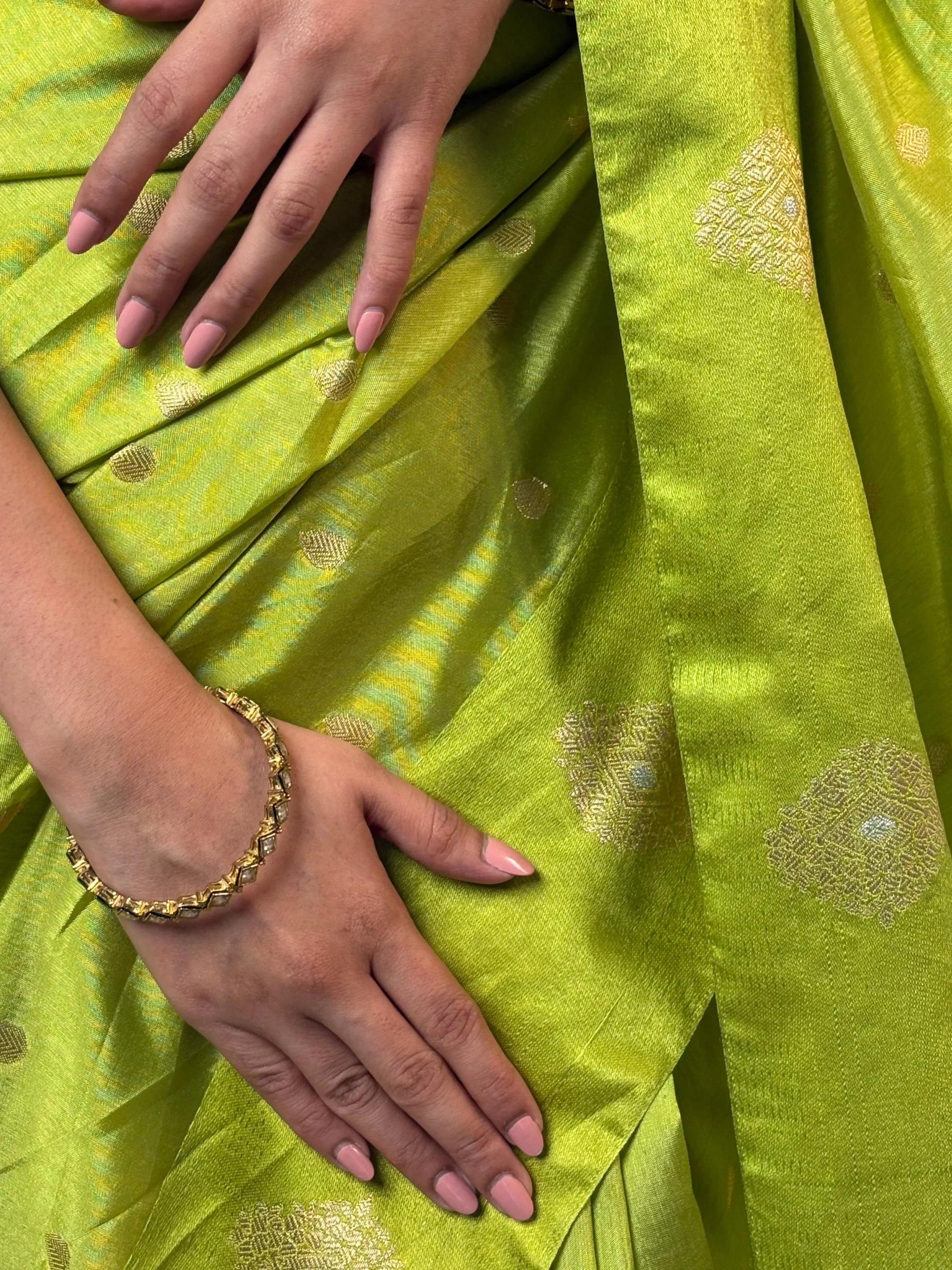 GREEN ZARI ZEAL