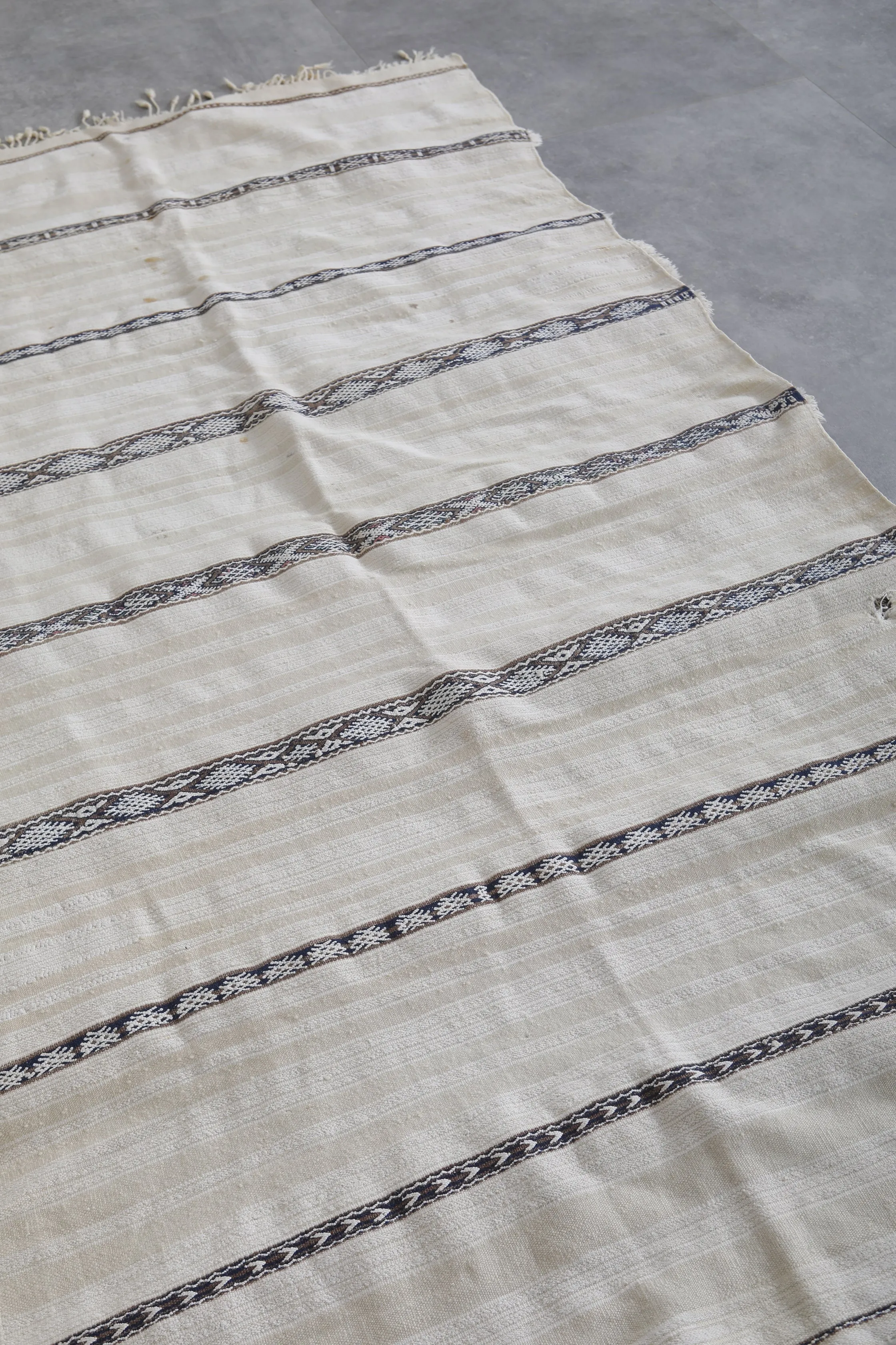 Handwoven Berber Tribal Rug - 3.6 FT X 6.3 FT