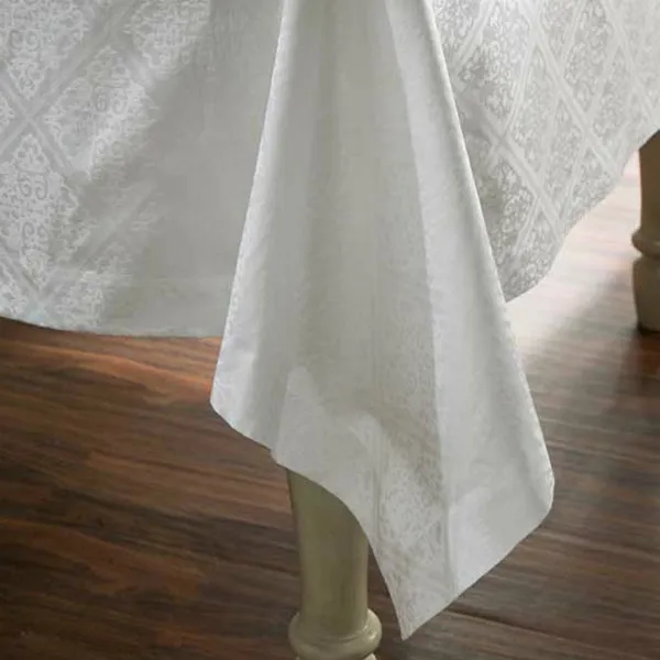 Luciana Jacquard Tablecloths & Napkins
