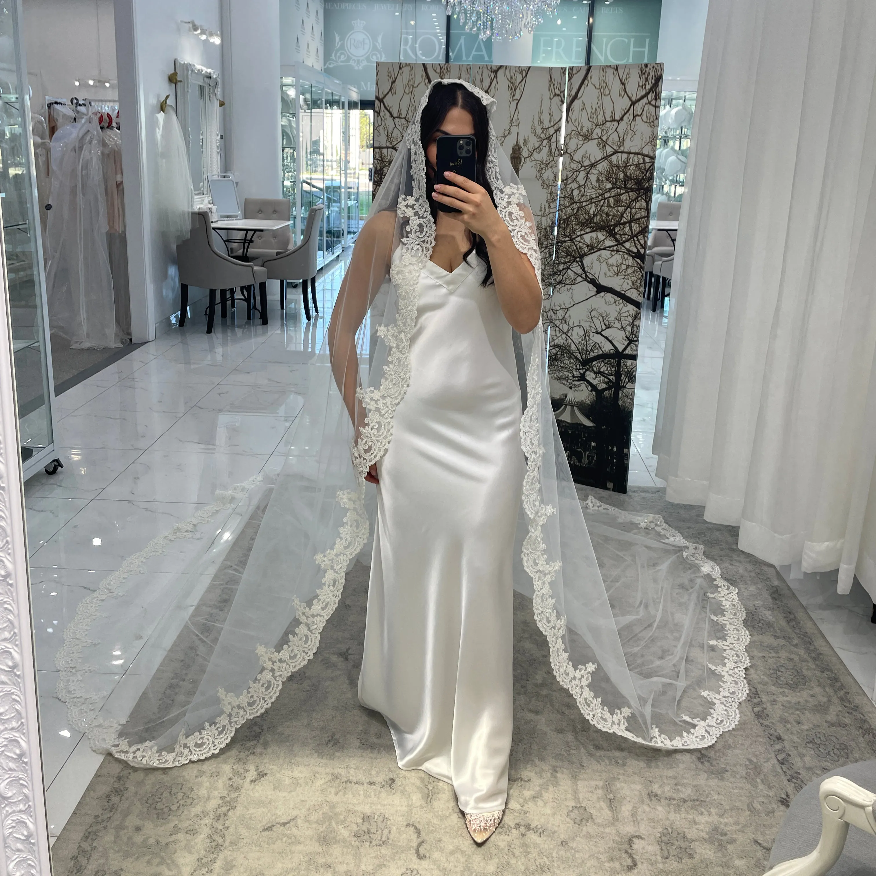 Luella Mantilla Lace Veil
