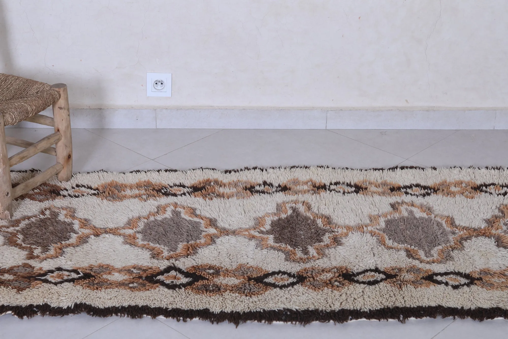 Moroccan Rug 2.6 x 6.7 Feet - Handwoven Geometric Design