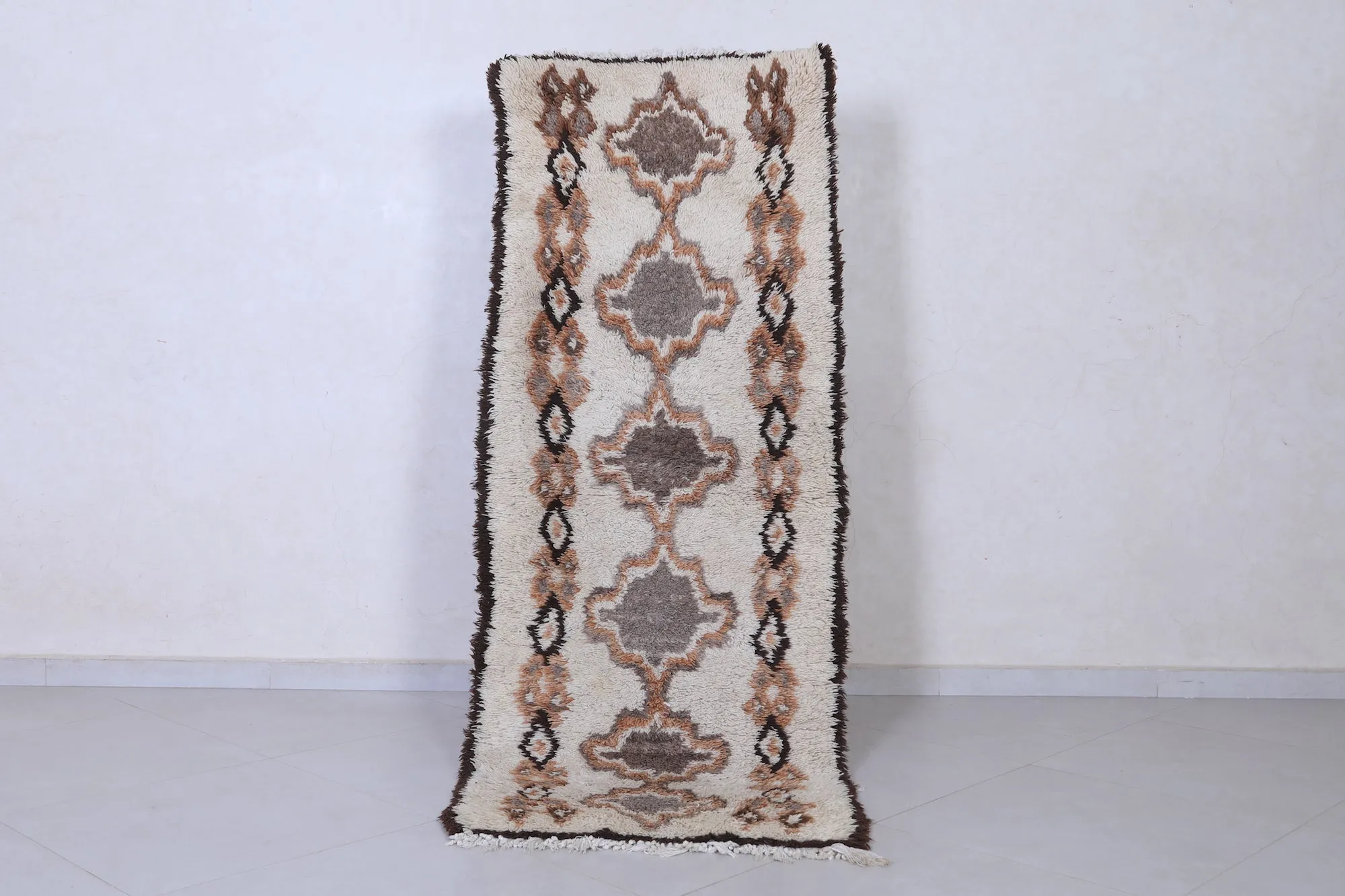 Moroccan Rug 2.6 x 6.7 Feet - Handwoven Geometric Design