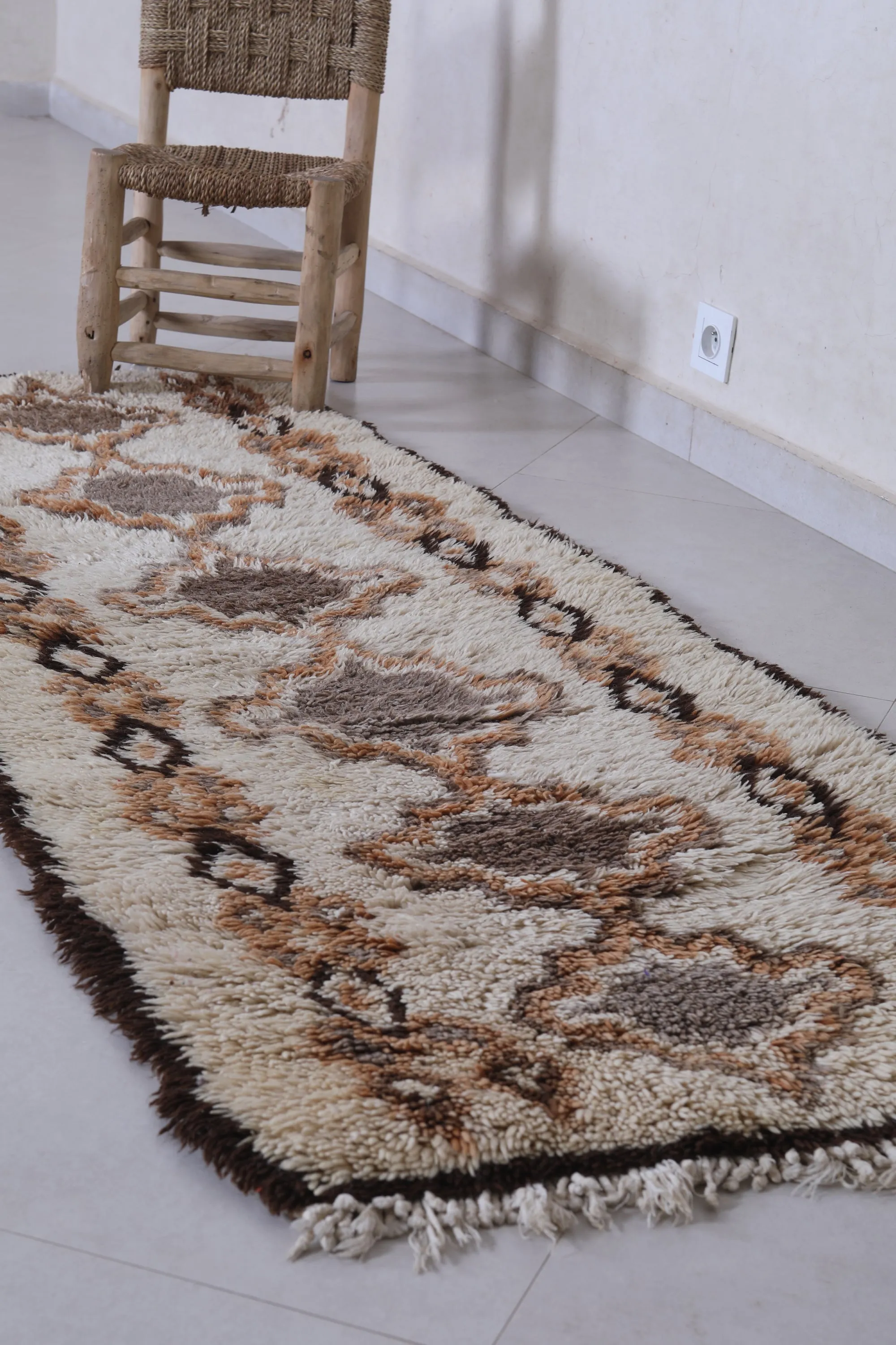 Moroccan Rug 2.6 x 6.7 Feet - Handwoven Geometric Design