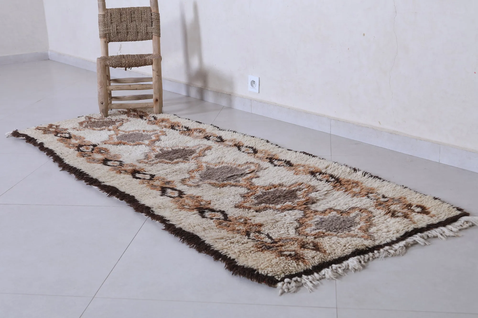 Moroccan Rug 2.6 x 6.7 Feet - Handwoven Geometric Design