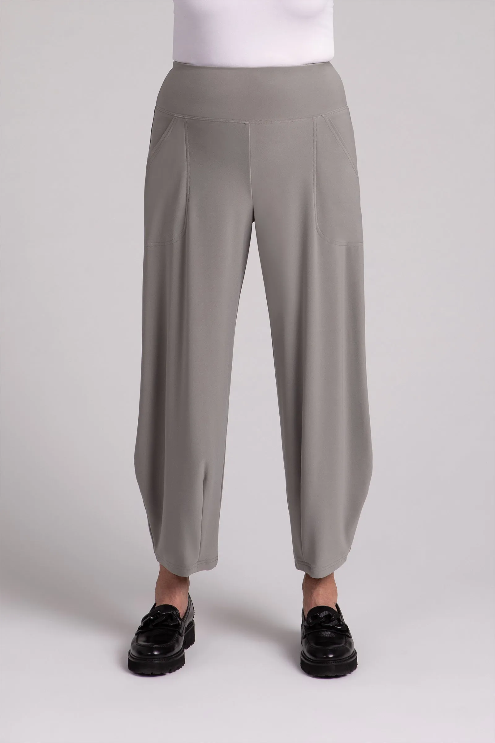 Narrow Lantern Pant