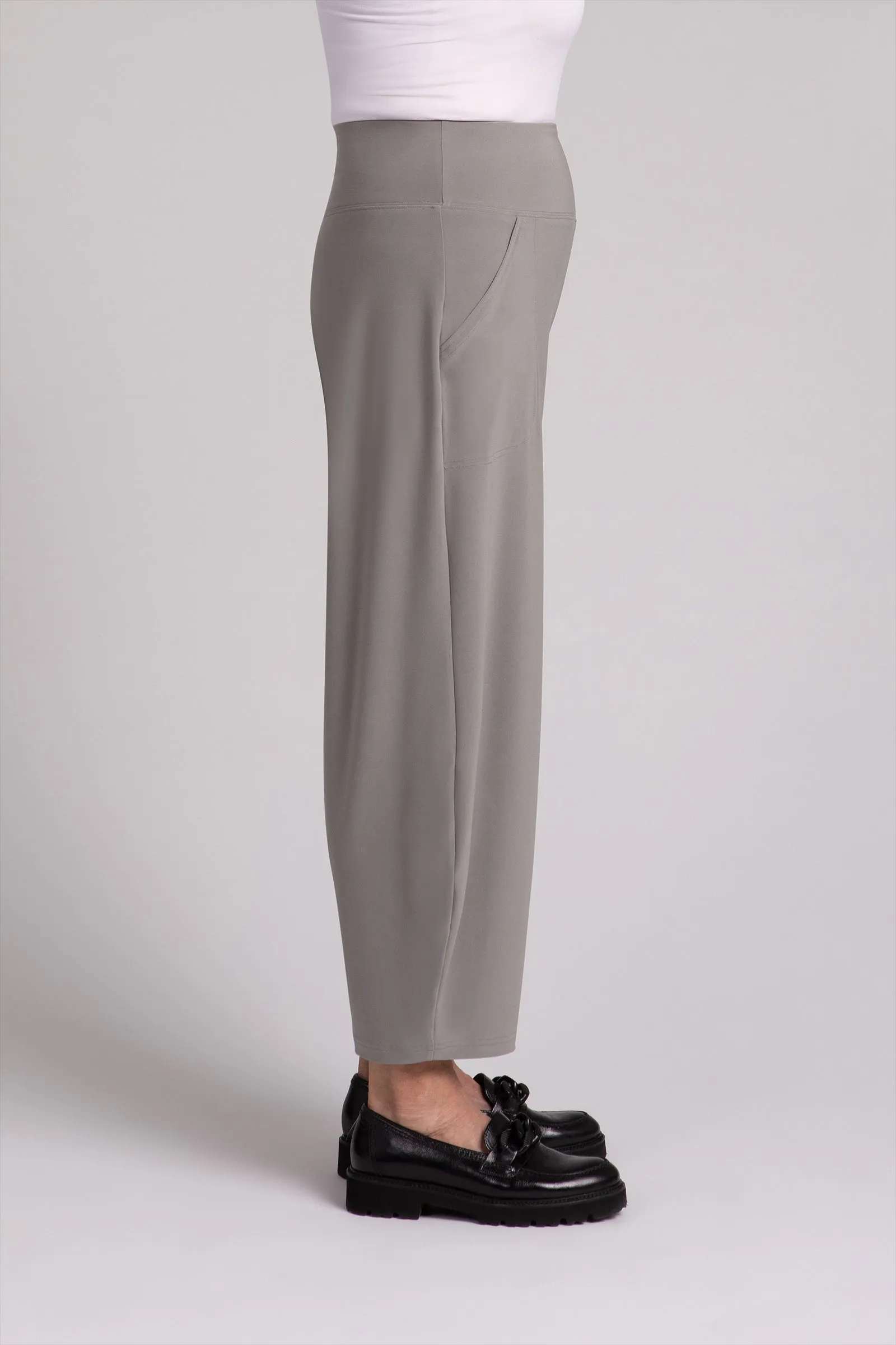 Narrow Lantern Pant