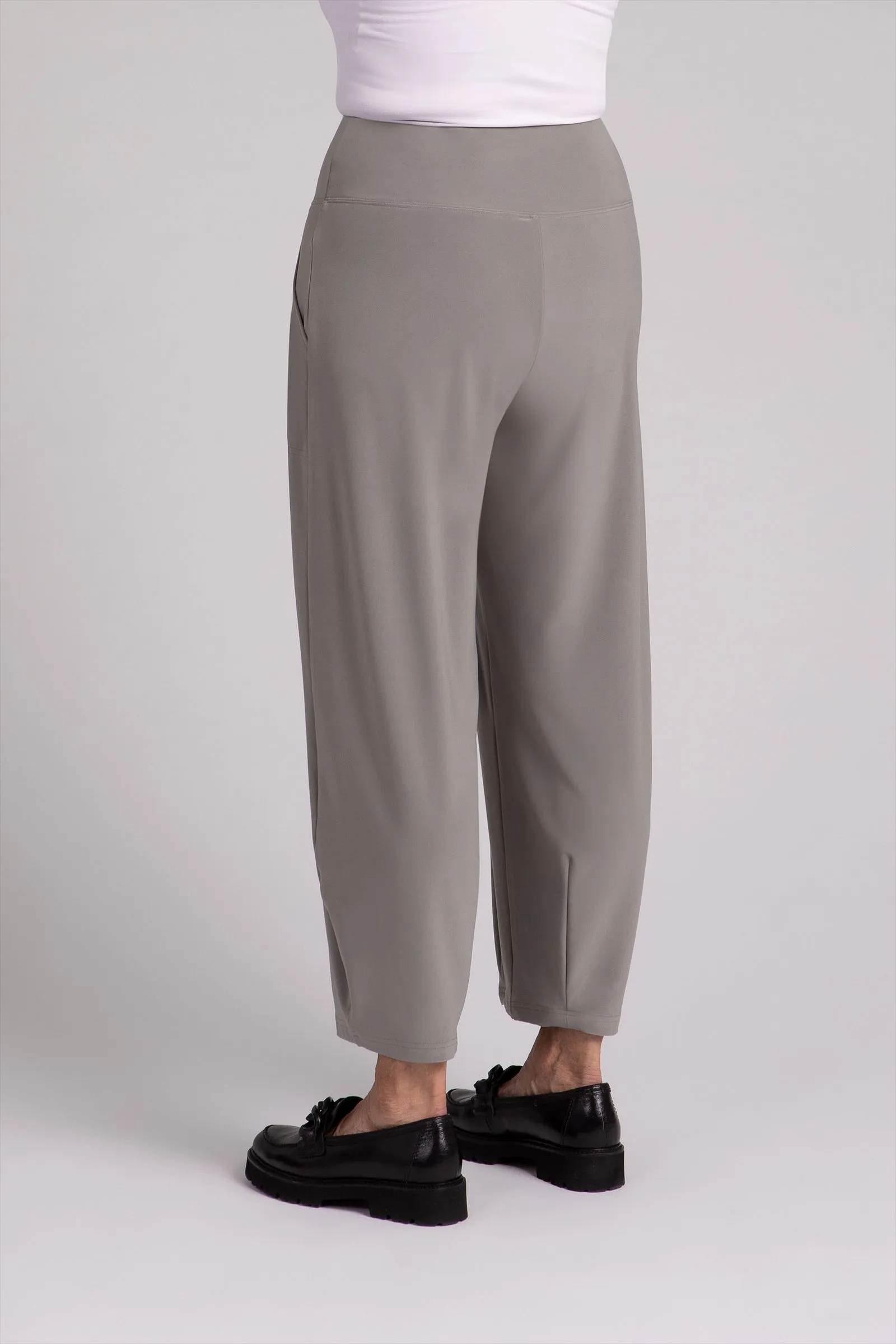 Narrow Lantern Pant