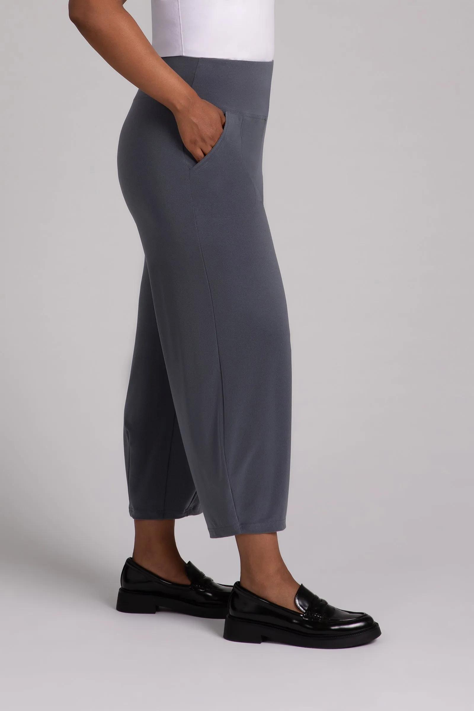Narrow Lantern Pant
