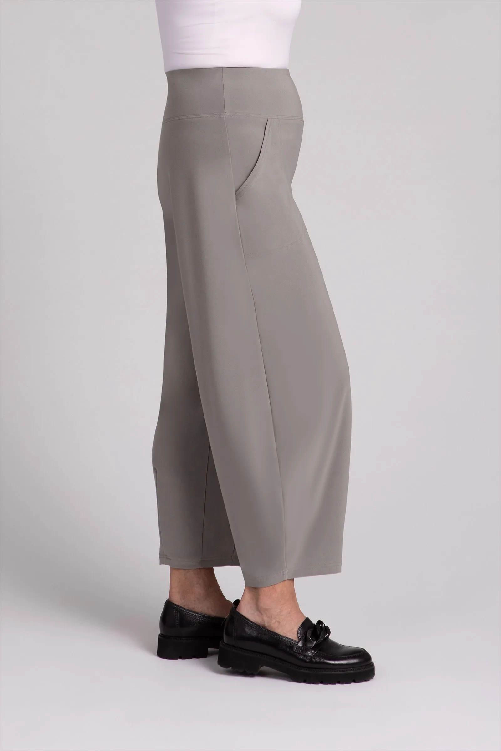 Narrow Lantern Pant