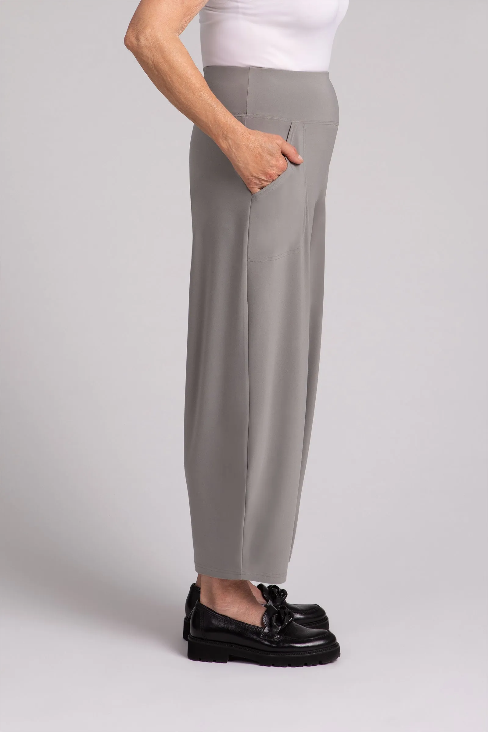Narrow Lantern Pant
