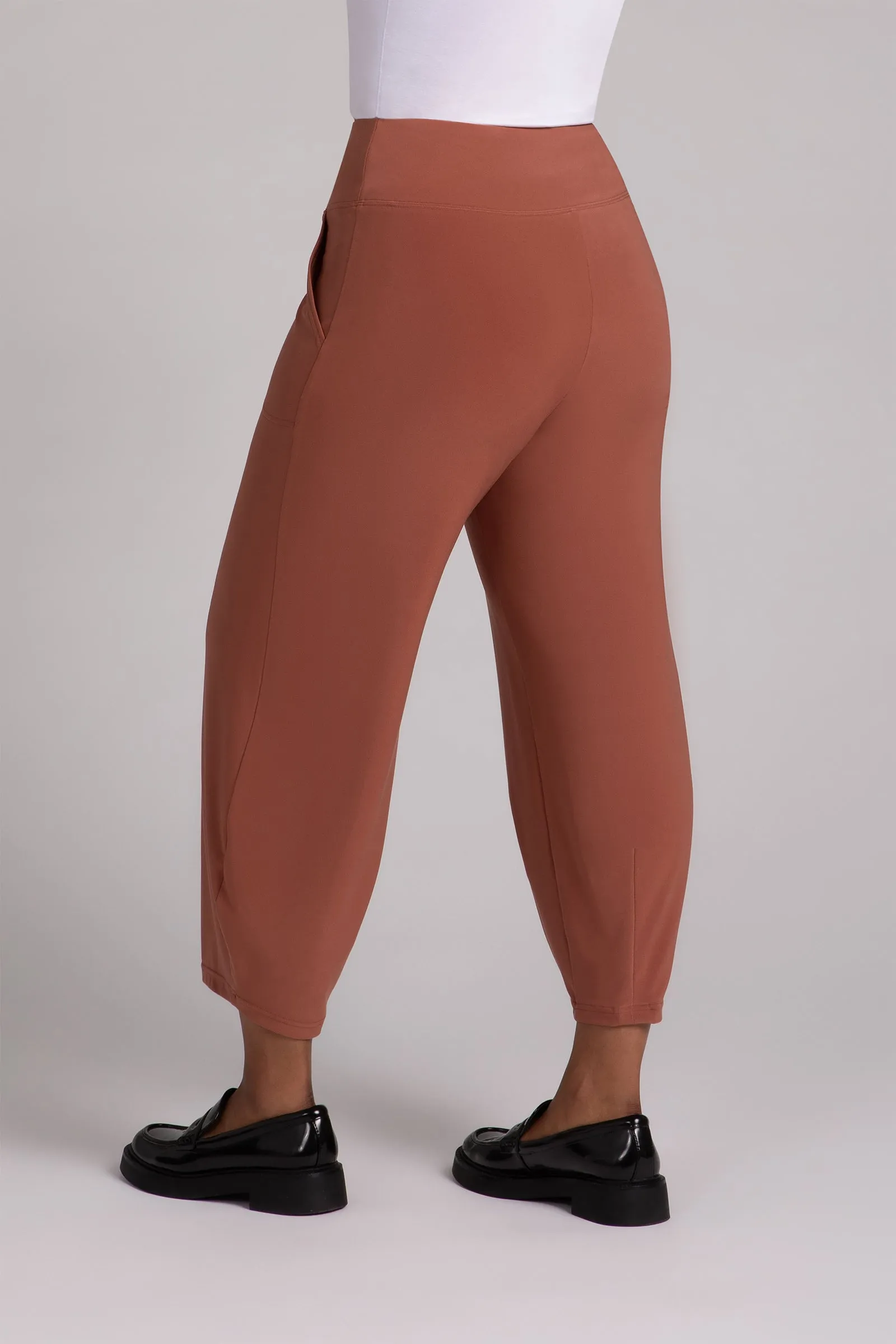 Narrow Lantern Pant