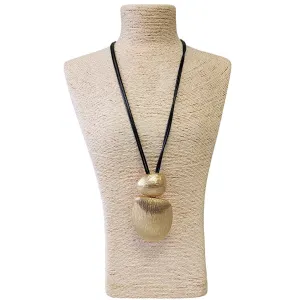 Necklace - Vintage Gold Necklace with Sculpted Pendant |