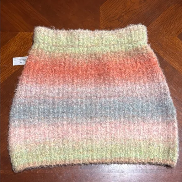 NWT find me now rainbow wool soft skirt Sz small with Ribbed Texture stretchy
