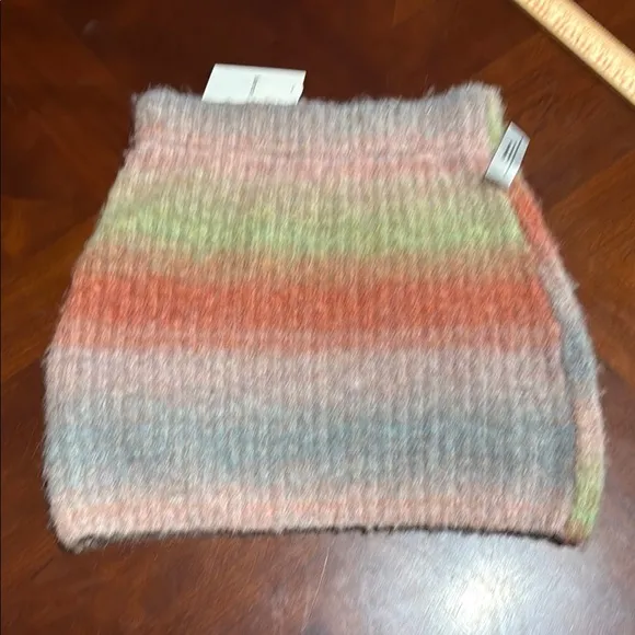 NWT find me now rainbow wool soft skirt Sz small with Ribbed Texture stretchy