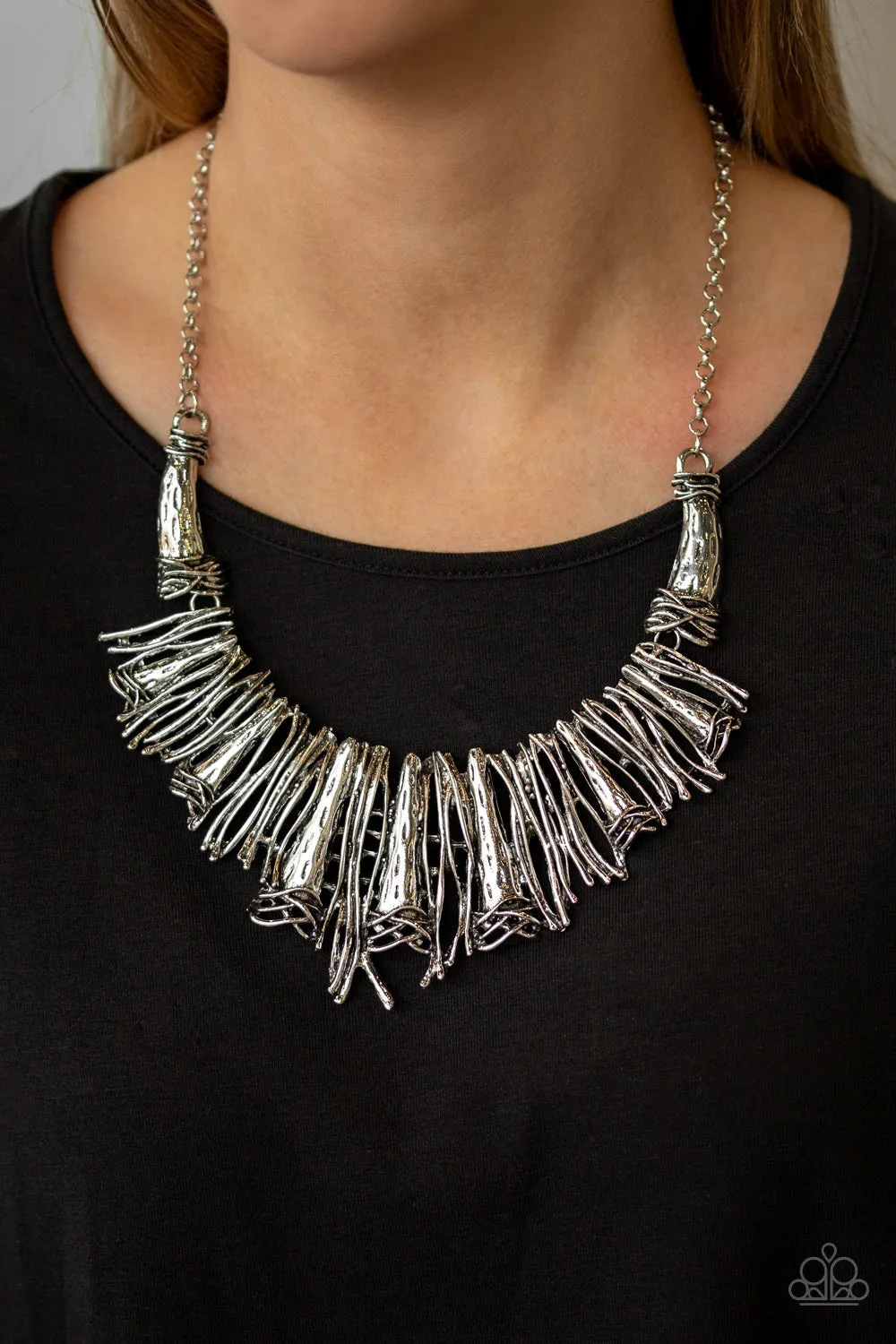 Paparazzi - In the MANE Stream -Silver Necklace