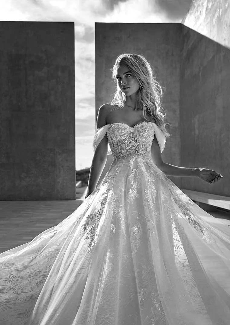 Pronovias: Claris