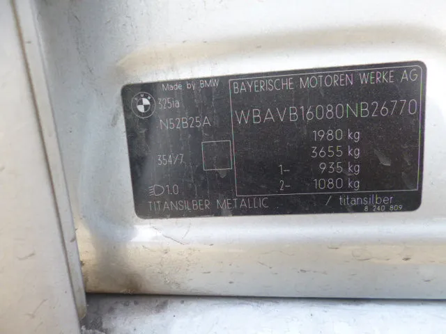 S2694 3' E90 Sedan 325i N52 AUTO 2005/10