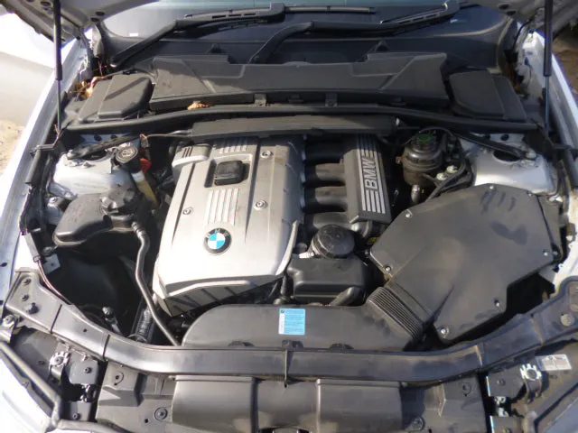 S2694 3' E90 Sedan 325i N52 AUTO 2005/10