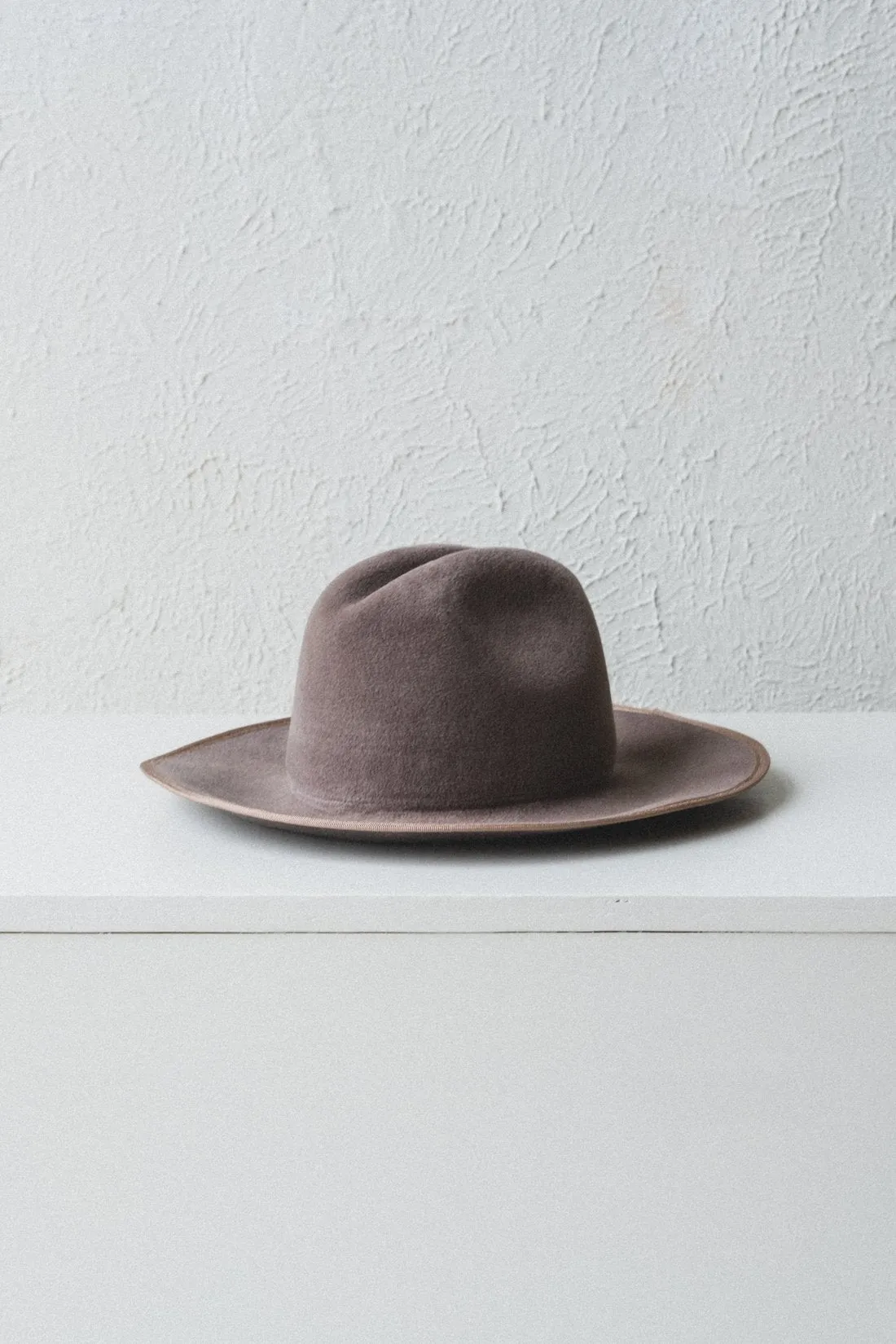 Savoy in mink velours felt