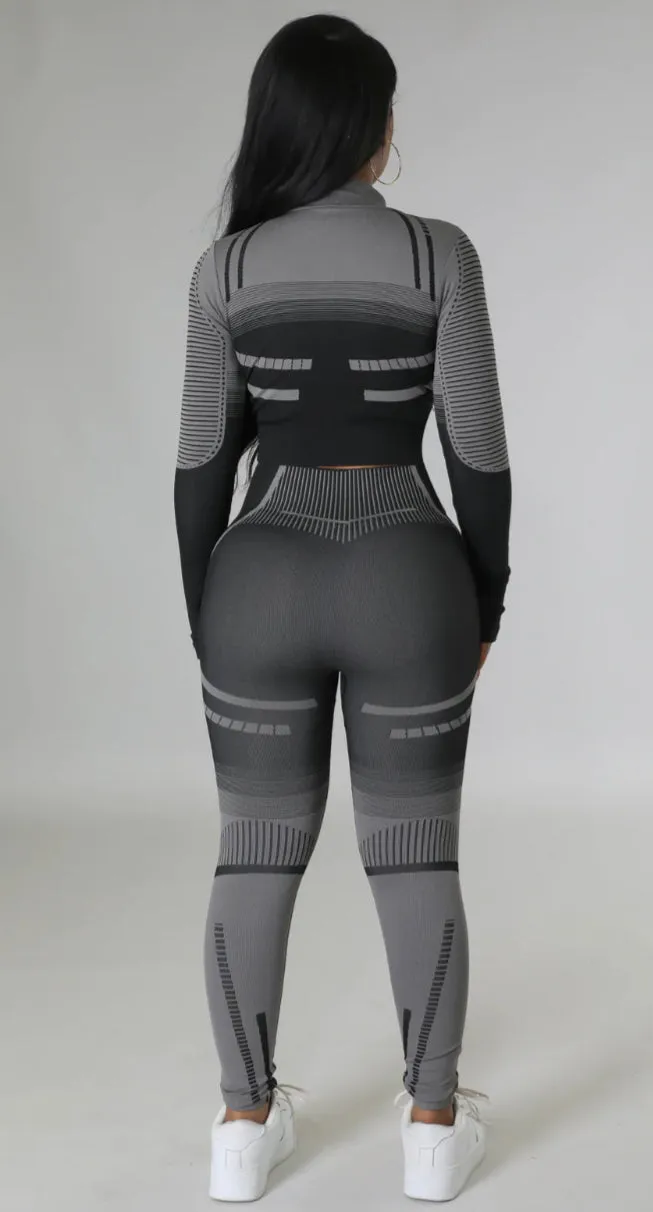 Slimming! Catching Flight Active Set!  Zip Up Jacket & Leggings Set