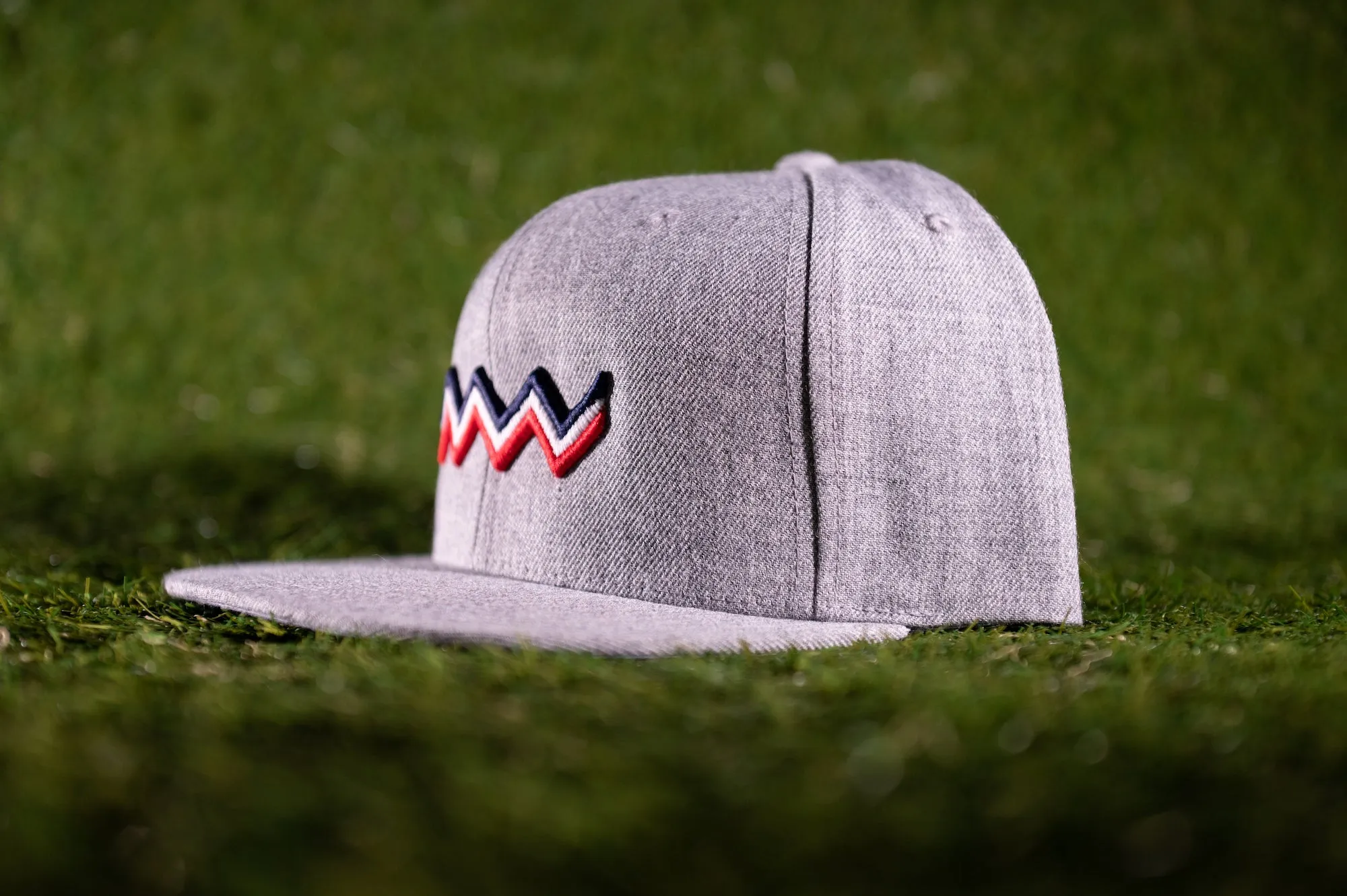 'Wave Logo' Premium Snapback | Heather Grey
