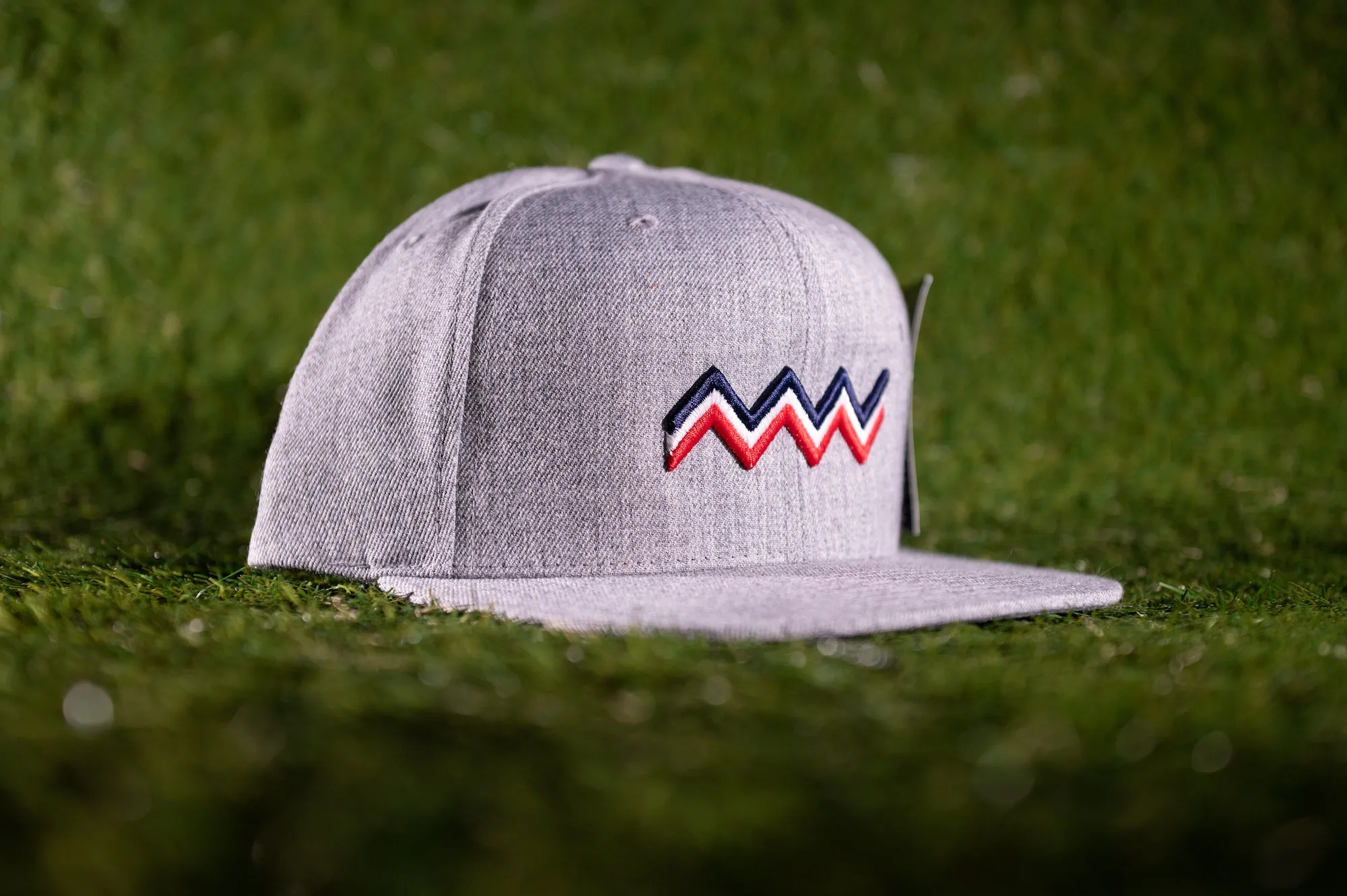 'Wave Logo' Premium Snapback | Heather Grey