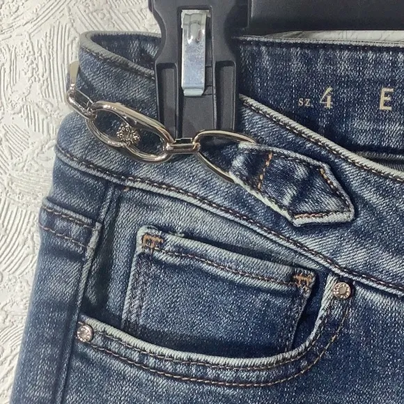 WHBM NEW - Sz 4 - the everyday soft - Mid Rise - slim ankle Jeans