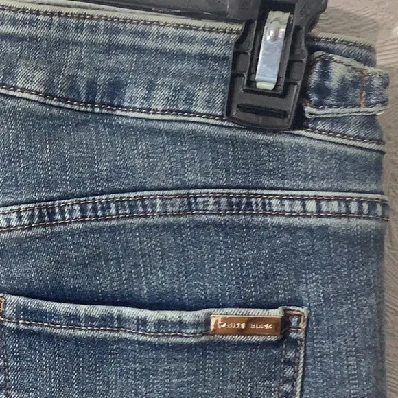 WHBM NEW - Sz 4 - the everyday soft - Mid Rise - slim ankle Jeans