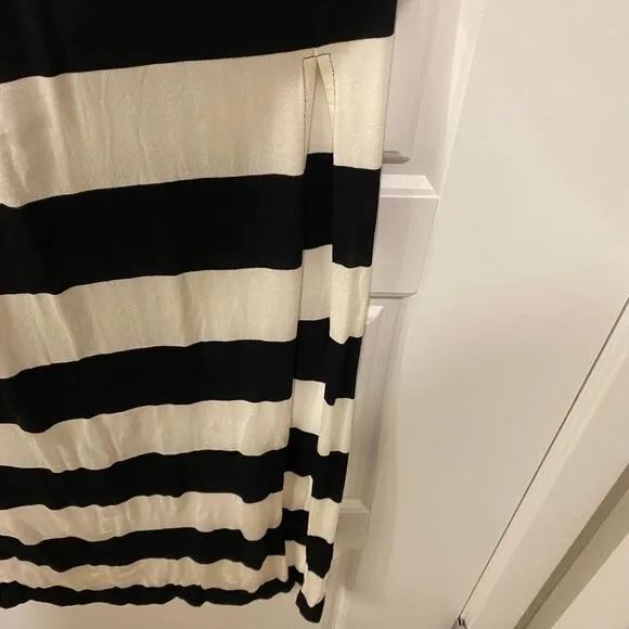 Women's Armani Exchange Long/Maxi Fitted/Pencil Skirt. Black/White. Medium. Chic